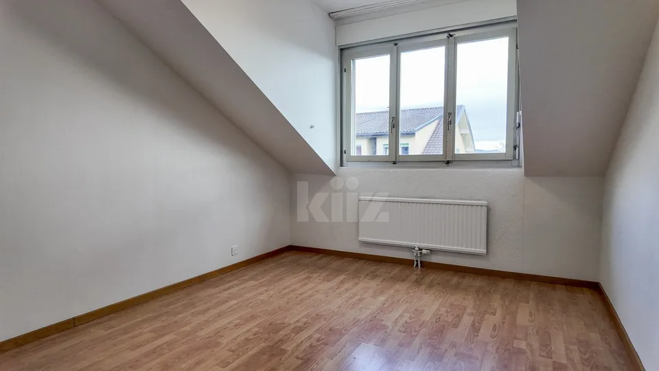 Appartamento di tre locali spazioso e tranquillo con potenziale – foto 10 di 13