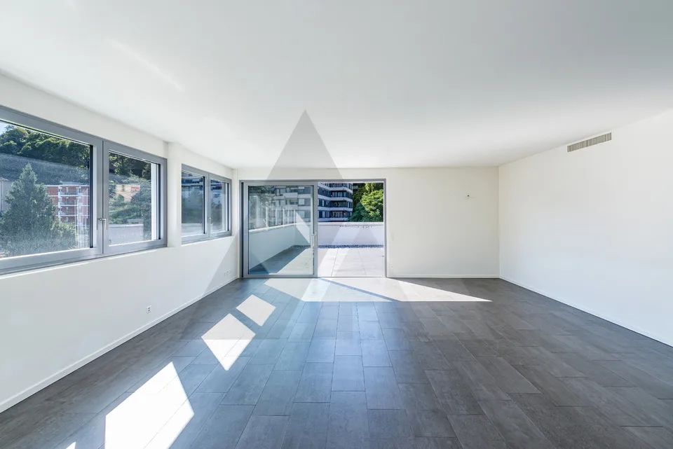 MODERNO ATTICO IN POSIZIONE CENTRALE CON GRANDE TERRAZZA – Foto 8 von 12