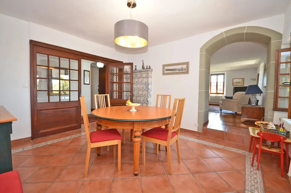 Magnificent 12-room property – photo 8 of 13