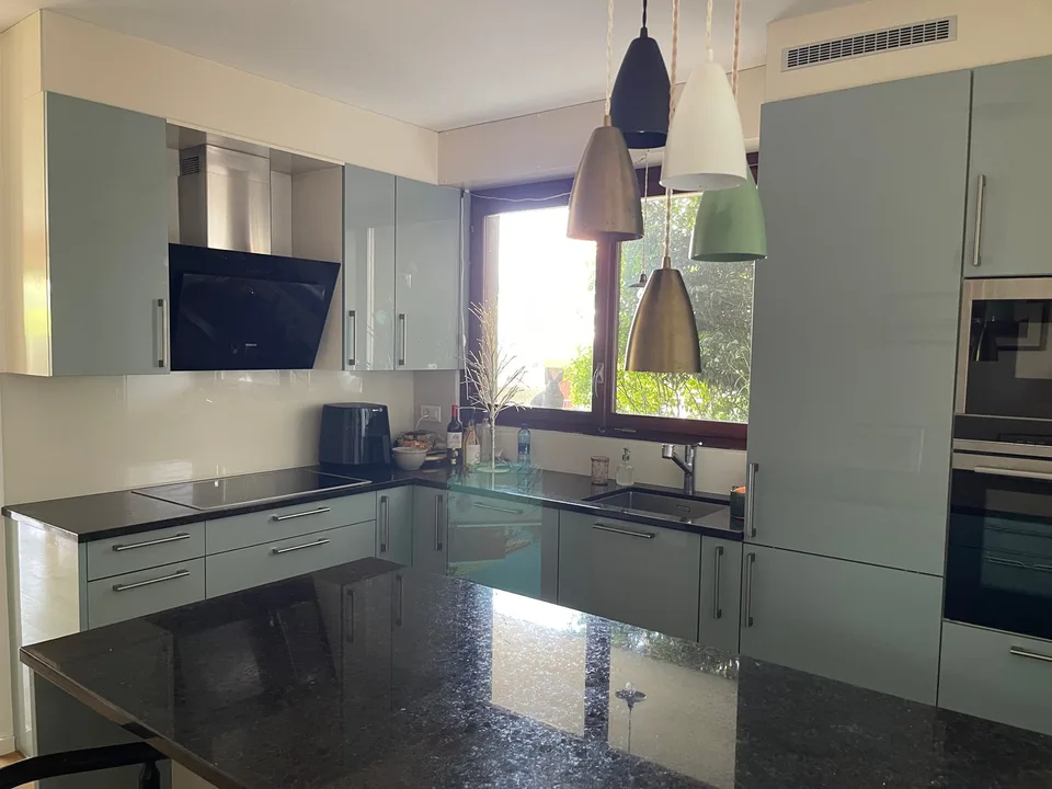 3.5-Zimmer-Eigentumswohnung mit Studio, grosszügigen Terrassen und idealer Lage. – Foto 6 von 26