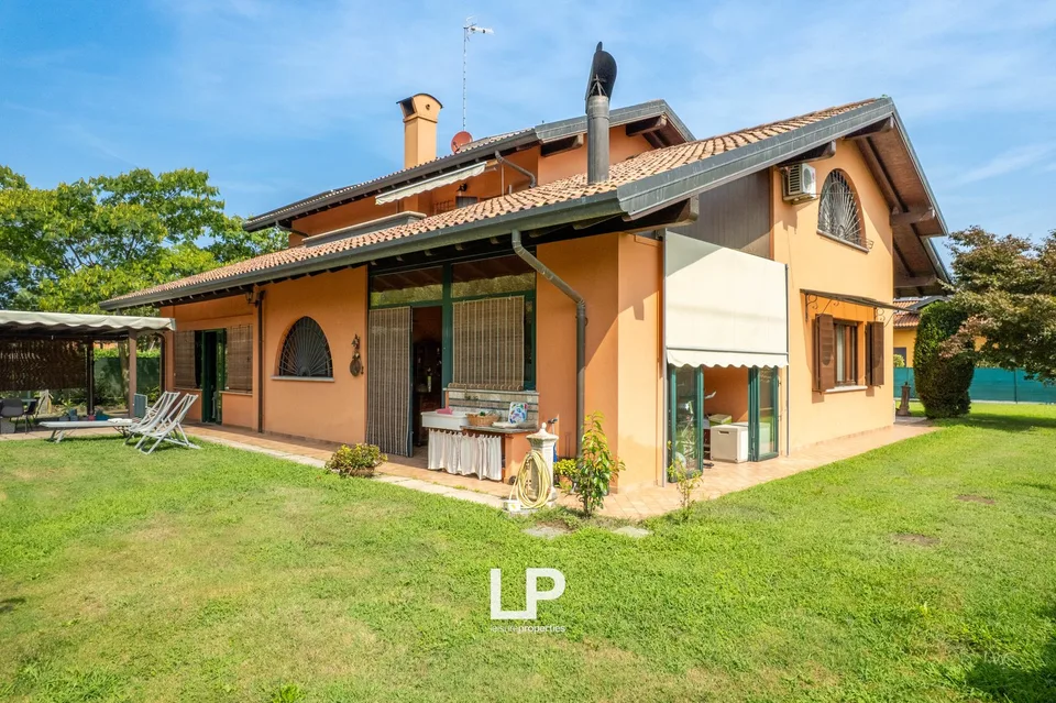 Villa Castelletto Ticino – photo 13 of 30
