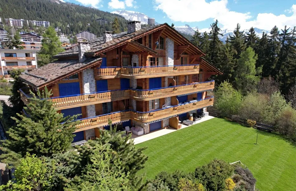 MAGNIFIQUE DUPLEX/ATTIQUE DE 6.5 PIÈCES AU CENTRE AVEC TRÈS BELLE VUE