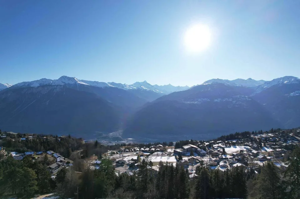 SEHR SELTEN - PRÄCHTIGES DACHGESCHOSS MIT PANORAMABLICK - NEU