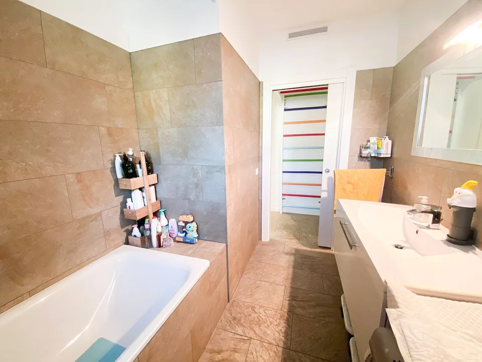Appartement moderne 4.5 pièces avec balcon et garage à Bellinzona – photo 18 sur 25