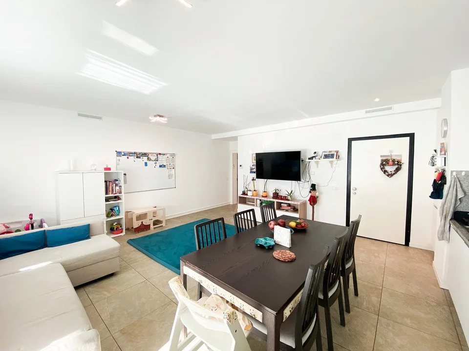 Modernes 4.5-Zimmer-Apartment mit Balkon und Garage in Bellinzona