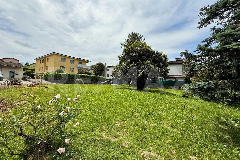 Terreno edificabile R3 con licenza edilizia