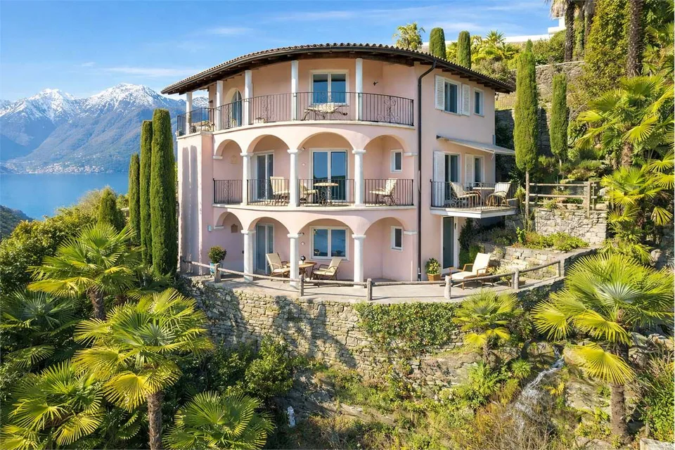 Minusio - Eleganza mediterranea con vista lago mozzafiato