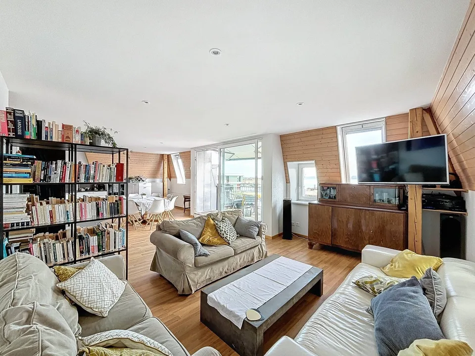 Duplex mit Panoramablick auf den See und die Alpen