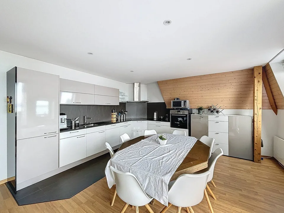 Duplex mit Panoramablick auf den See und die Alpen