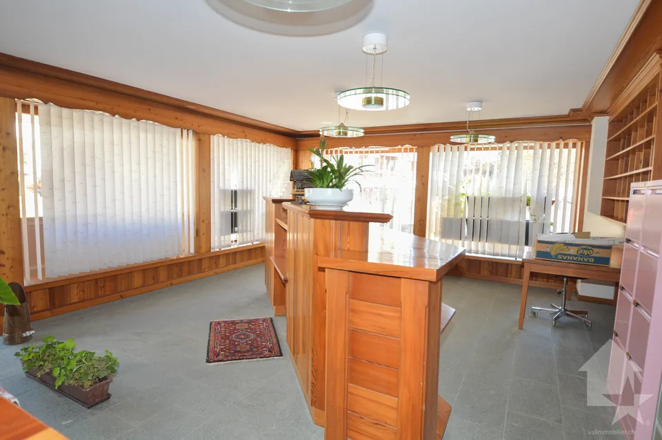 Commercial premises, top location