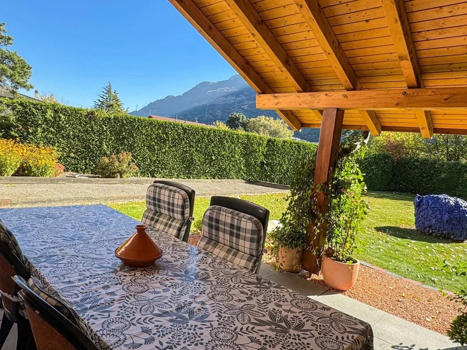 Villa mit Charme und schönem Außenbereich – Foto 9 von 13