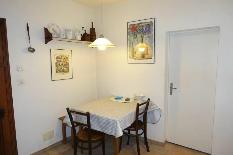 Einfamilienhaushälfte mit schönem Gartenhaus und  grossem Grundstück