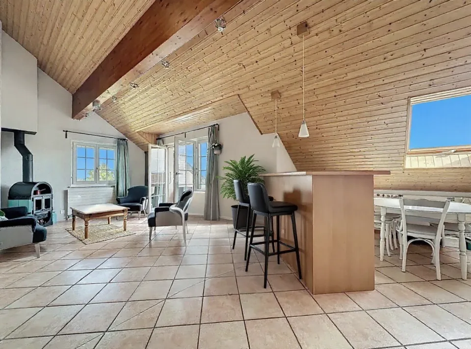 Appartamento duplex di 5 locali con balcone e posti auto interni ed esterni – foto 8 di 23