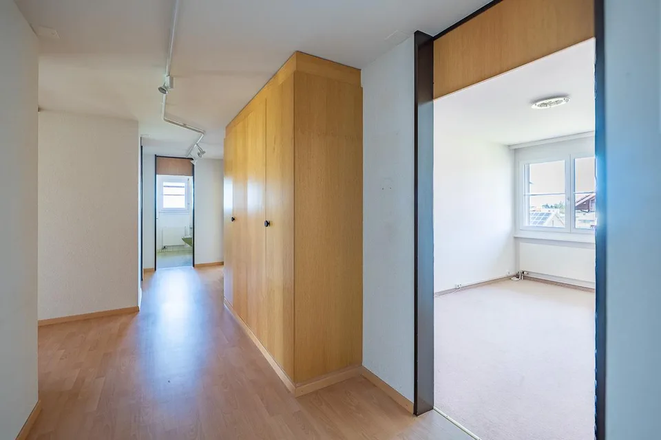 Grosse 4.5-Zi. Wohnung im 2. OG mit Lift