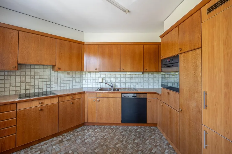 Grosse 4.5-Zi. Wohnung im 2. OG mit Lift