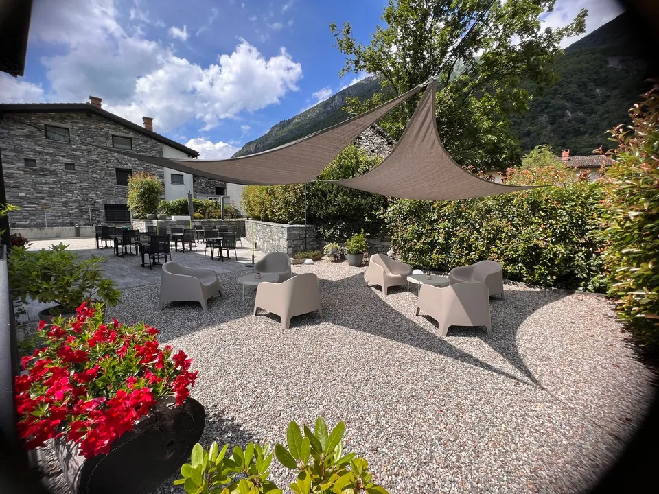 VENDESI IN CENTRO A GORDEVIO - B&B STORICO COMPLETAMENTE RISTRUTTURATO