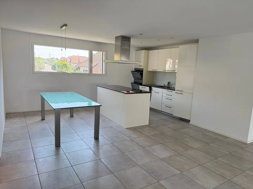 Appartement de 4,5 pièces neuf à Lostorf – Moderne, Ensoleillé & Confortable