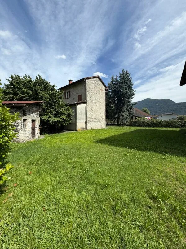 Bauland 678 m2 Cugnasco