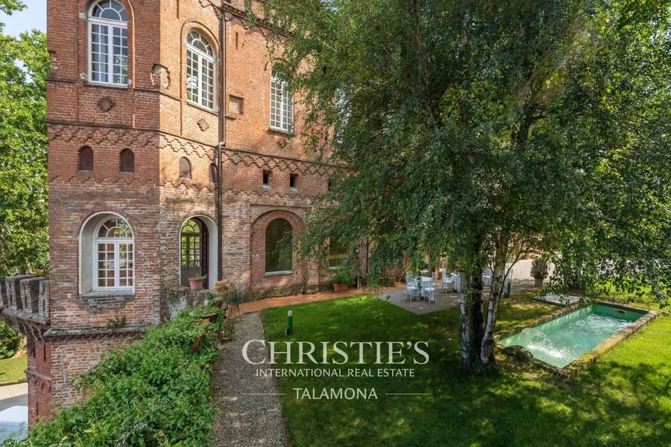 Boutique-Hotel zum Kauf in Oviglio, Provinz Alessandria