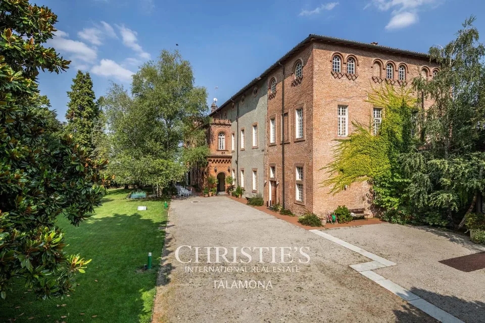 Boutique-Hotel zum Kauf in Oviglio, Provinz Alessandria