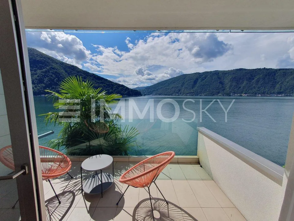 Elegante villa a Bissone con accesso diretto al lago di Lugano
