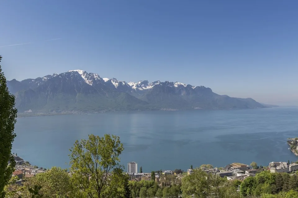 Bella villa con piscina che offre un panorama eccezionale