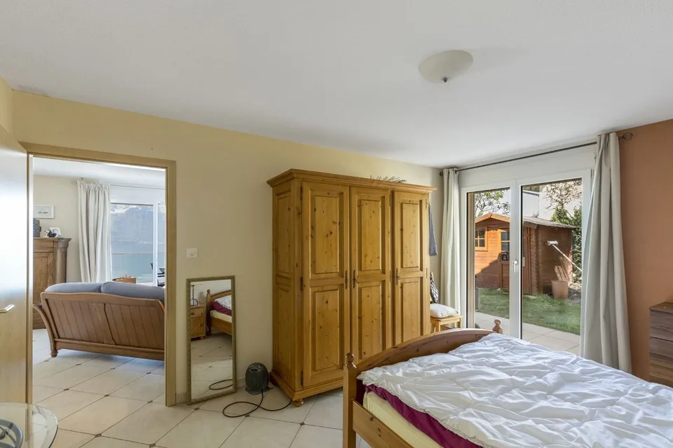 Schöne Villa mit einem Pool, der einen außergewöhnlichen Panoramablick bietet – Foto 8 von 13