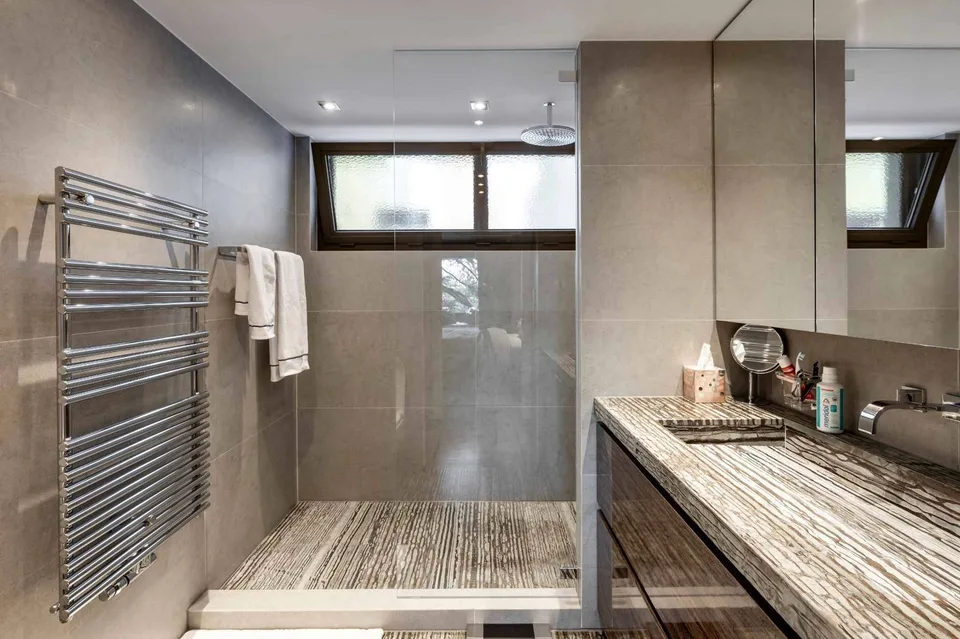5-room penthouse with 56 m² terraces – photo 8 of 8