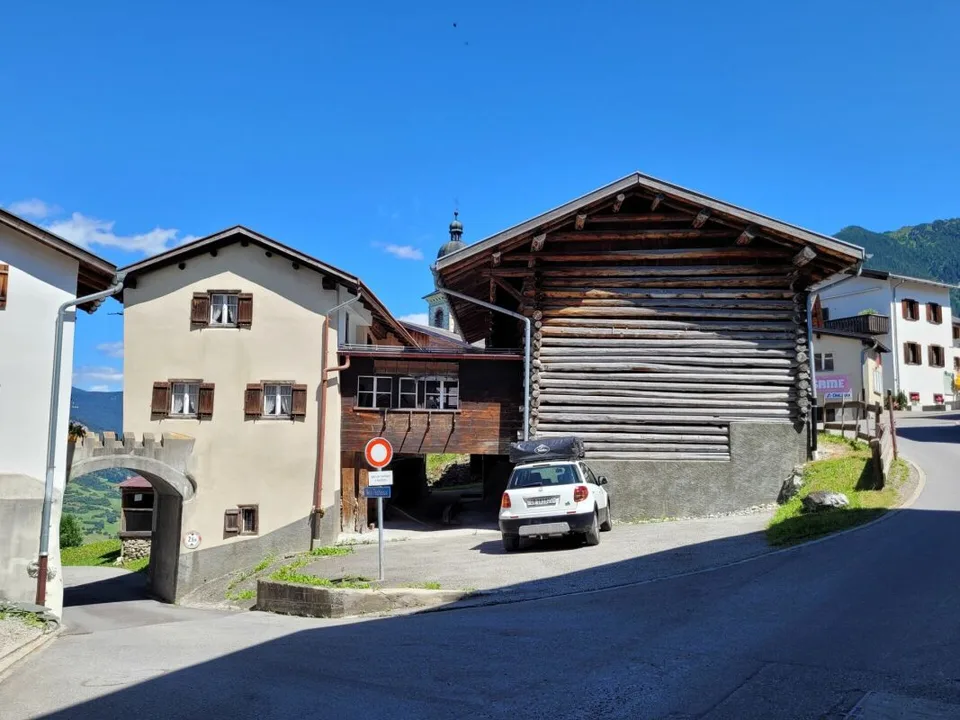 Wohnhaus mit Werkstatt und Stall in 7458 Mon (GR)