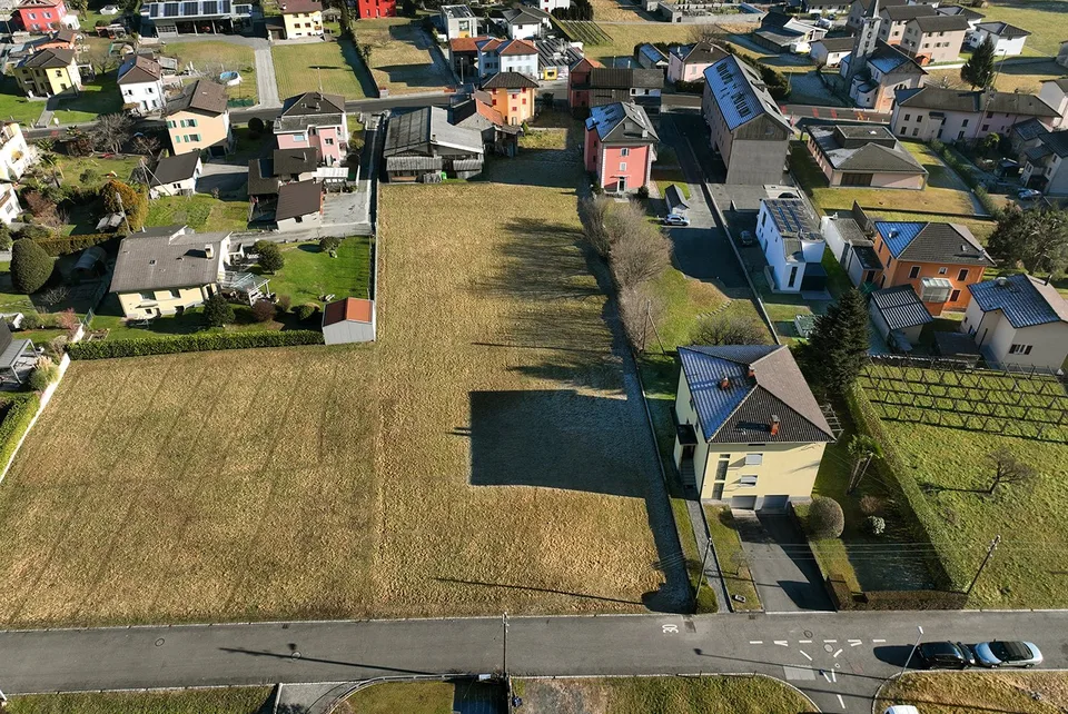 Building land with great potential!