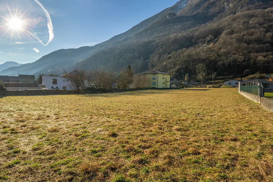 Building land with great potential!