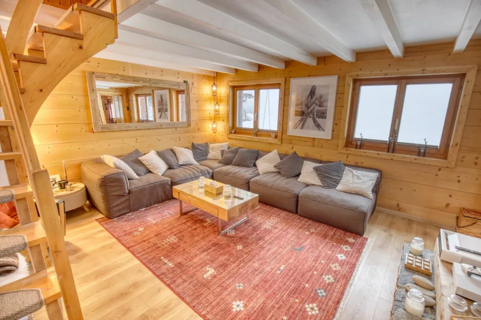 Chalet mit Charakter und 2 Anbauten sowie einem großen Grundstück in Haute-Nendaz!
