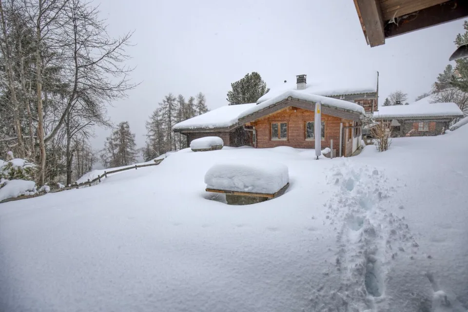 Chalet di carattere con 2 annessi e un grande terreno a Haute-Nendaz! – foto 24 di 29