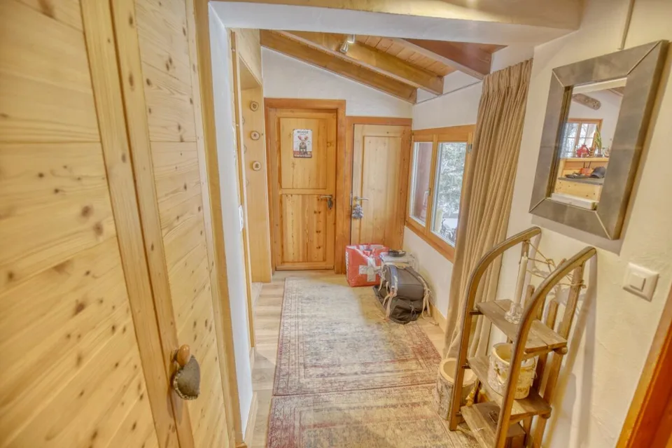 Chalet di carattere con 2 annessi e un grande terreno a Haute-Nendaz! – foto 23 di 29