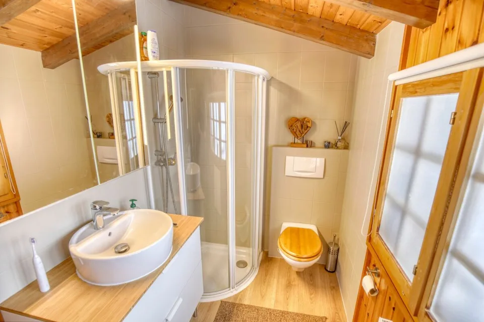 Chalet di carattere con 2 annessi e un grande terreno a Haute-Nendaz! – foto 17 di 29