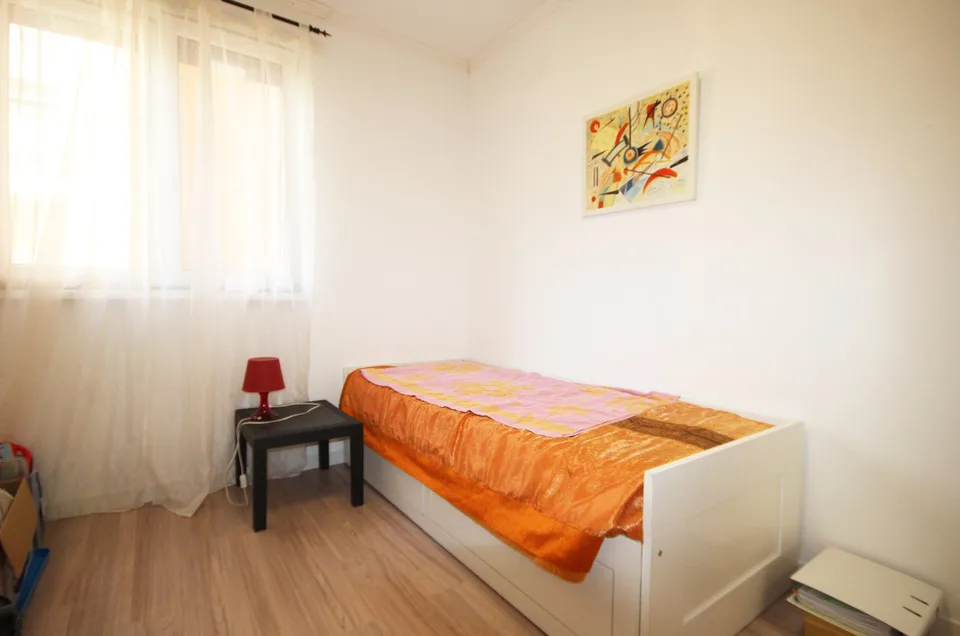 Modernes 4.5-Zimmer-Apartment mit bewohnbarem Balkon in Rivera