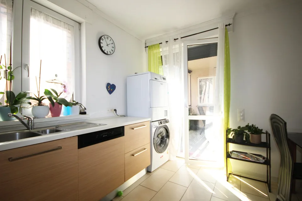 Moderno appartamento 4.5 locali con balcone vivibile a Rivera – foto 8 di 9