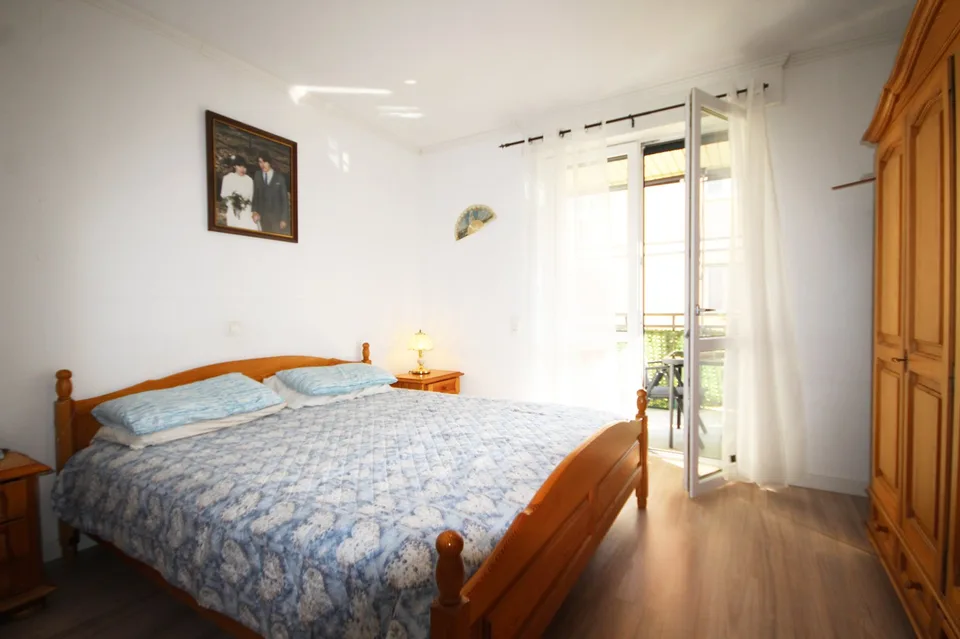 Modernes 4.5-Zimmer-Apartment mit bewohnbarem Balkon in Rivera