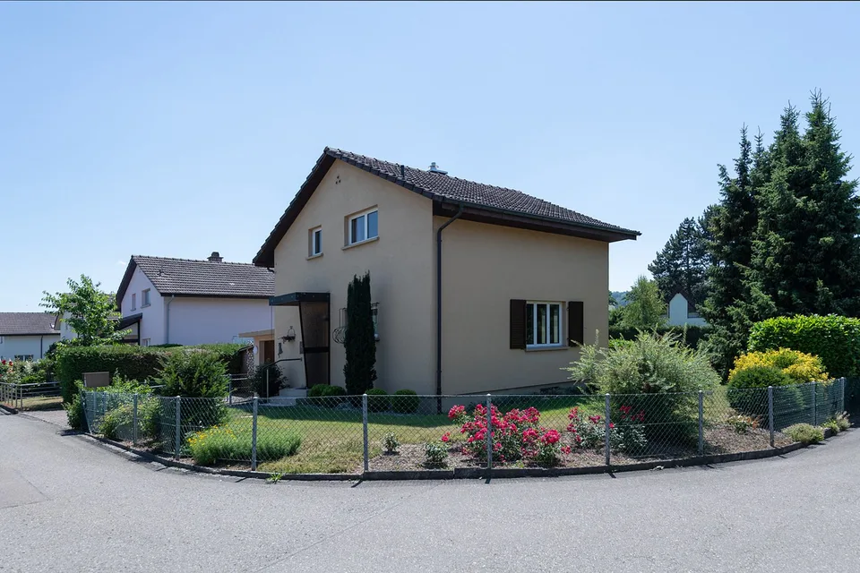 *****R E S E R V I E R T*****  Charmantes Einfamilienhaus in Waltenschwil
