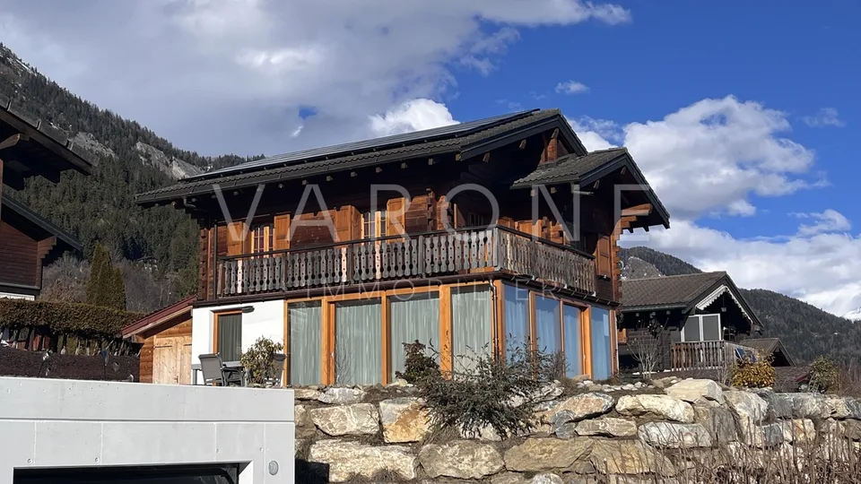Geräumiges renoviertes und erweitertes Chalet mit 4.5 Zimmern