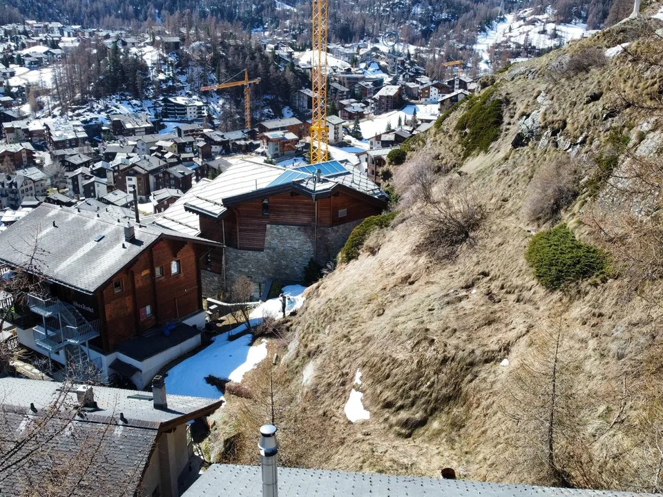 Sonnige Bauparzelle mit Bergsicht in Zermatt – Foto 6 von 11