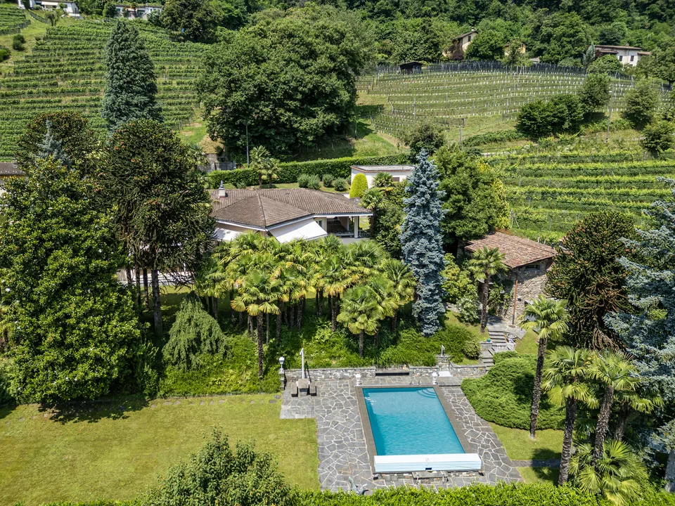 Villa Eden | 2'840 mq con riserva edificatoria alle porte di Lugano