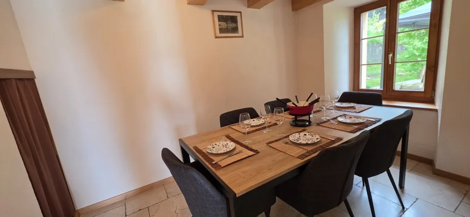 Bella casa con 2 appartamenti ristrutturati e grande giardino