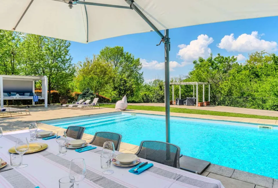 Casnate Con Bernate - Prächtige Luxusvilla mit Pool