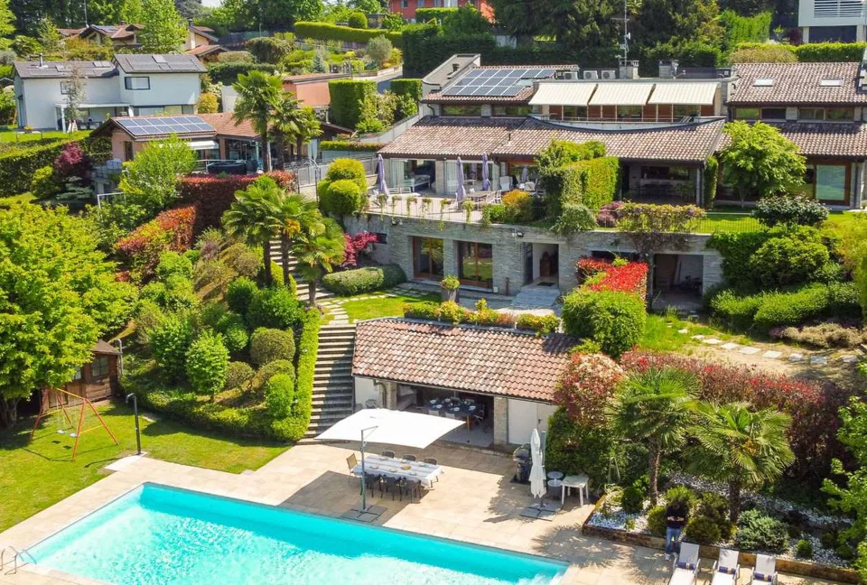 Casnate Con Bernate - Splendida villa di lusso con piscina