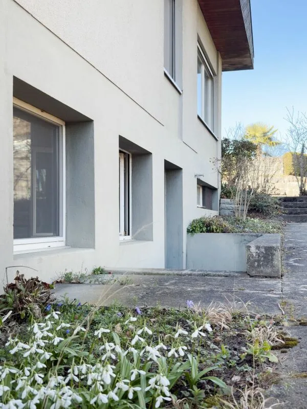 Freistehendes 7-Zimmer-Einfamilienhaus mit luxuriösem Wintergarten, schönem Umschwung und Aussenschwimmbad – Foto 27 von 30