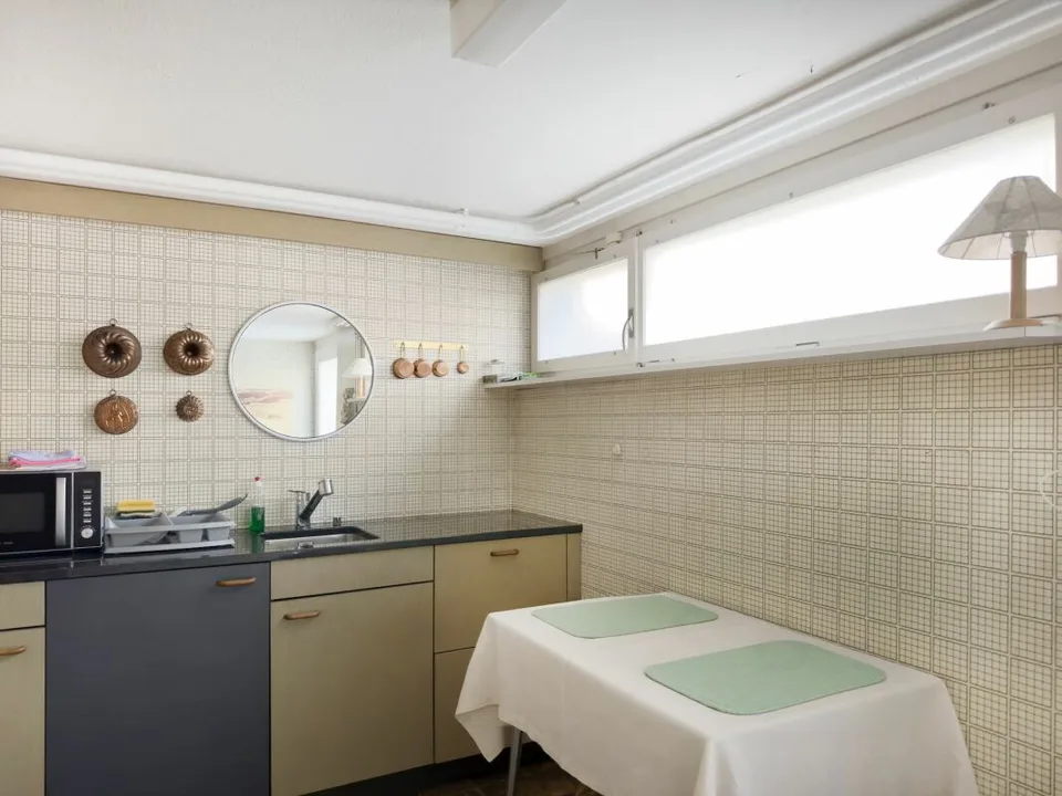 Freistehendes 7-Zimmer-Einfamilienhaus mit luxuriösem Wintergarten, schönem Umschwung und Aussenschwimmbad – Foto 30 von 30