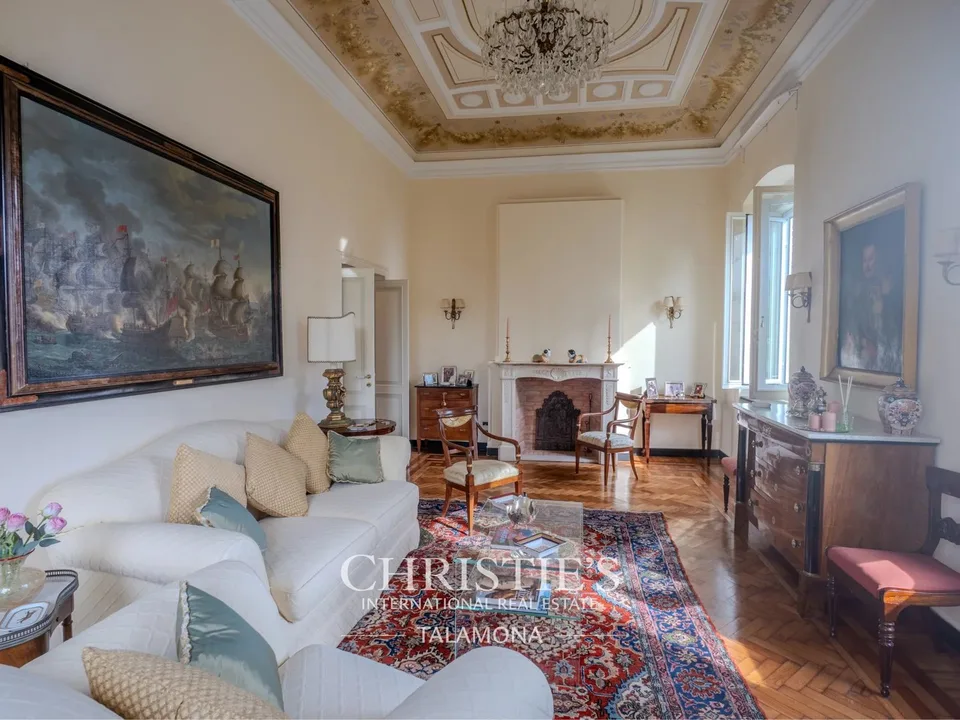 Historische Villa mit Meerblick in Genova