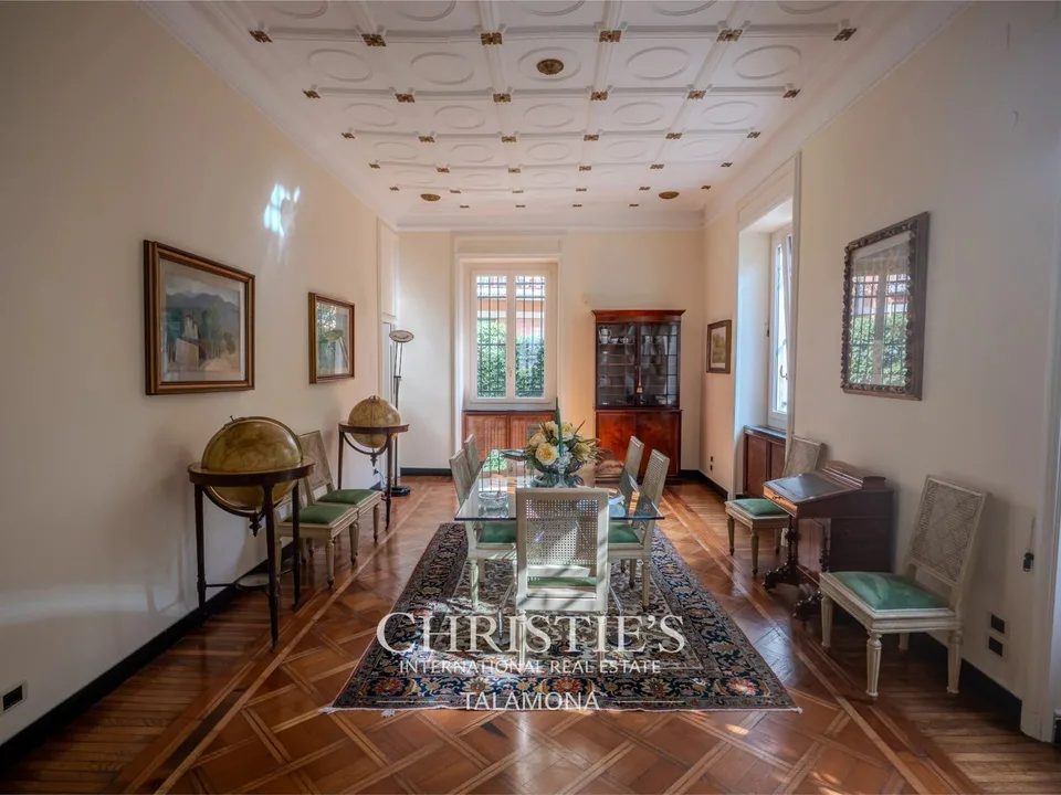 Historische Villa mit Meerblick in Genova
