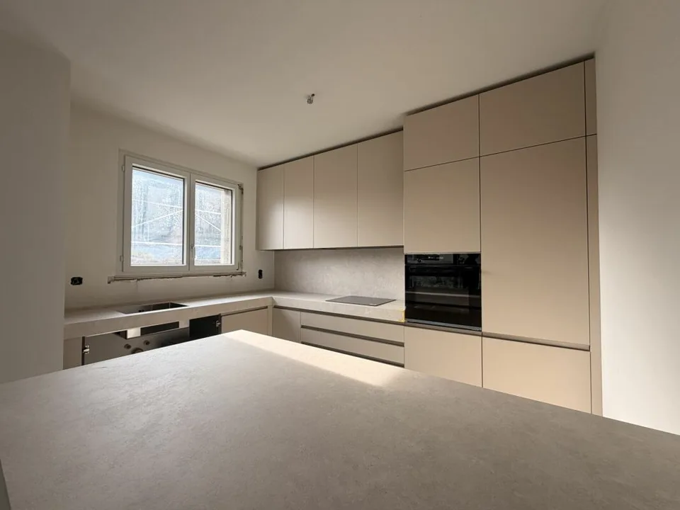 LUGANO-LORETO · RESIDENZA CASSARINETTA · 5.5 LOCALI CON GIARDINO PRIVATO